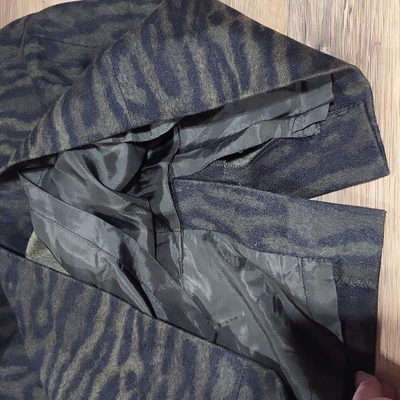 ESCADA MARGARETHA LEY Vintage 80s Black Green Wool Animal Print Pencil Skirt - Picture 9 of 15